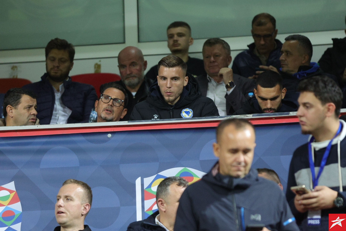 Zabilježen trenutak kada Demirović izlazi na Marakanu, izraz lica sve govori Zabilježen trenutak kada Demirović izlazi na Marakanu, izraz lica sve govori