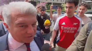 Laporta ugledao na ulici dečka u dresu Arsenala i nije mogao da se suzdrži, reakcija je sve rekla