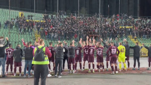 Kiks oprošten - Horde zla aplauzima i pjesmom ispratile igrače FK Sarajevo