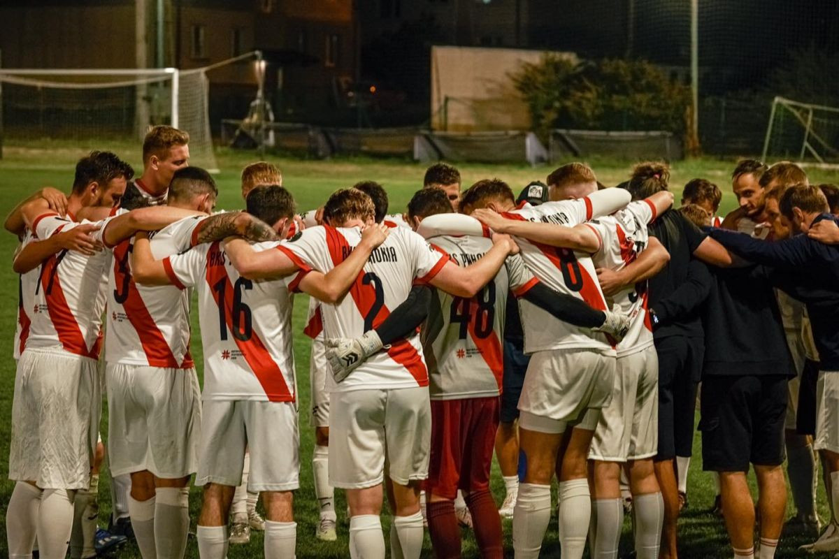 Nisu htjeli šutjeti i nestati u masi - Formiran nogometni klub daleko od kuće i sada prkosi režimu! Nisu htjeli šutjeti i nestati u masi - Formiran nogometni klub daleko od kuće i sada prkosi režimu!