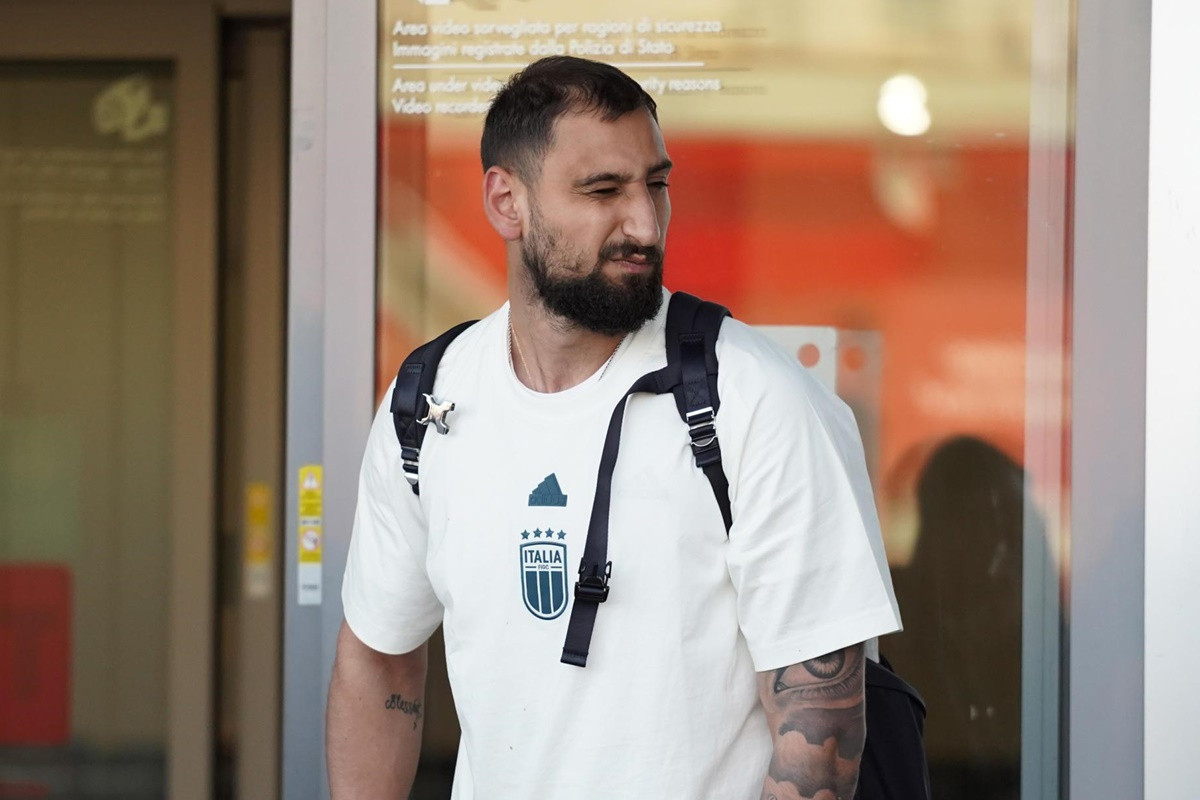 Ne kaje se i spreman je da ponovo izda navijače Milana! Donnarumma pravi novi šok transfer Ne kaje se i spreman je da ponovo izda navijače Milana! Donnarumma pravi novi šok transfer