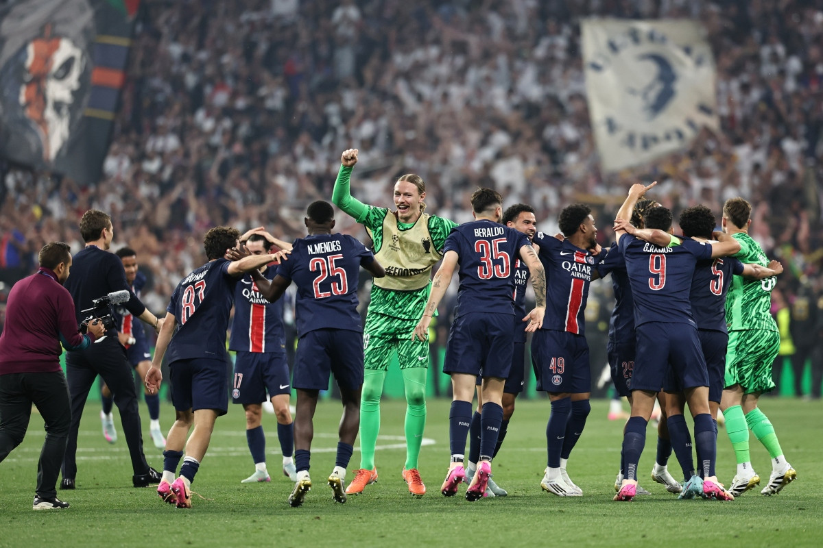 "Neoprostiv grijeh": PSG nije ni proslavio LP, a UEFA mu sprema osvetu, razlog je zabranjeni detalj! "Neoprostiv grijeh": PSG nije ni proslavio LP, a UEFA mu sprema osvetu, razlog je zabranjeni detalj!