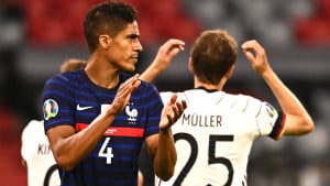 Varane možda i ne želi otići iz Real Madrida, ali jedna SMS poruka bi mogla sve promijeniti