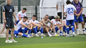 Livaja i saigrači u čudu gledaju šta radi bivši bh. reprezentativac: Nije izdržao duže od 35 minuta!