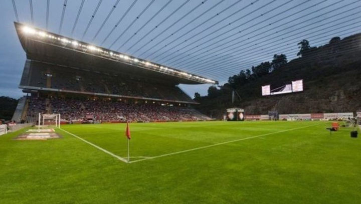 Ne, ne lažu vas, ovi stadioni su stvarni Ne, ne lažu vas, ovi stadioni su stvarni