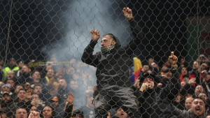 Na Kosovu slave pobjedu BiH i reakciju policijskih snaga prema rumunskim huliganima