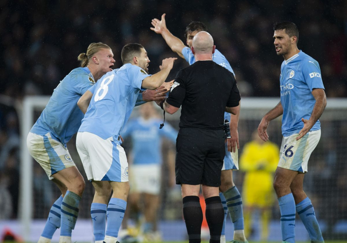 Manchester City će biti kažnjen zbog ponašanja igrača prema Simonu Hooperu