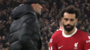 Na semaforu je 60. minut, Anfield gleda nemoguće - Uslijedio je najhladniji susret Kloppa i Salaha