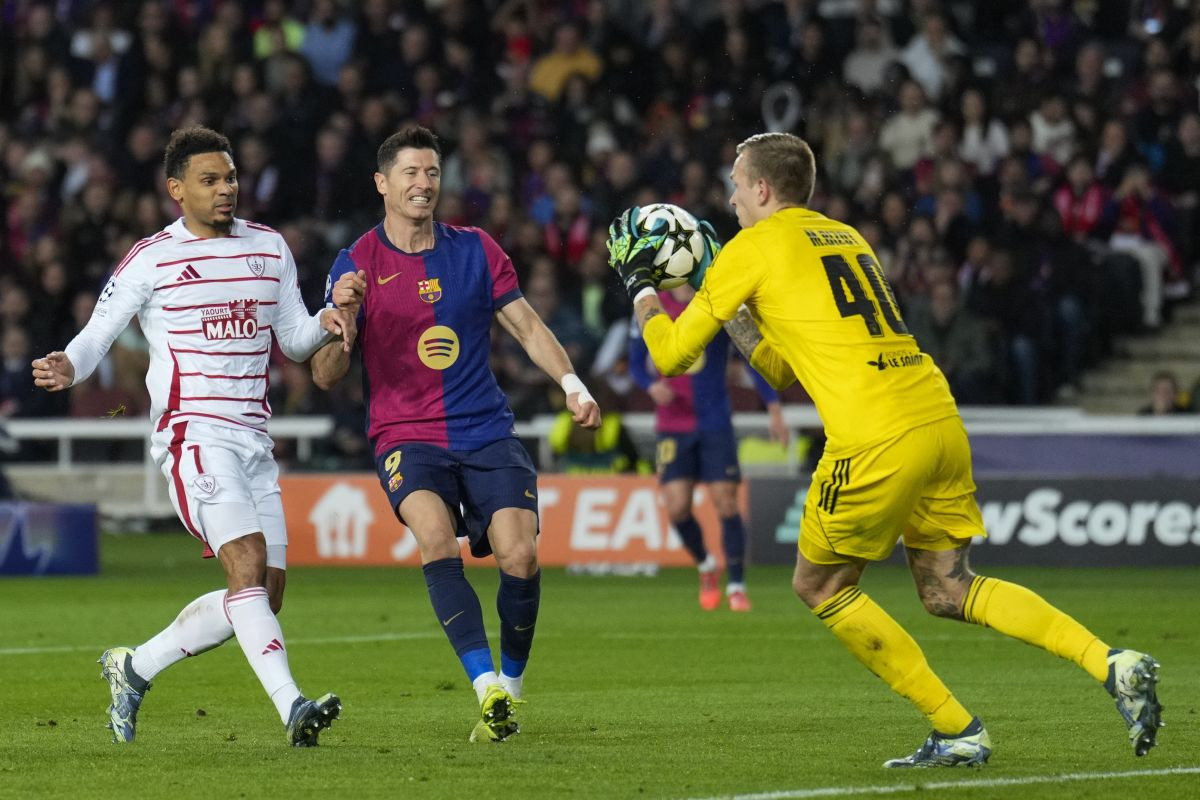 Peljto sa Barcelonom ispisao historiju, Dedić i društvo imali užasnu noć, Bayern bolji od PSG-a Peljto sa Barcelonom ispisao historiju, Dedić i društvo imali užasnu noć, Bayern bolji od PSG-a
