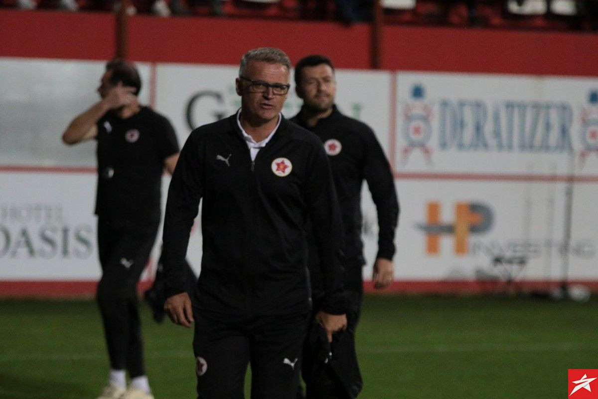 Buz nakon poraza u derbiju: "Za nas ovo nije dobro"; Mario Ivanković se nije pojavio pred kamerama Buz nakon poraza u derbiju: "Za nas ovo nije dobro"; Mario Ivanković se nije pojavio pred kamerama