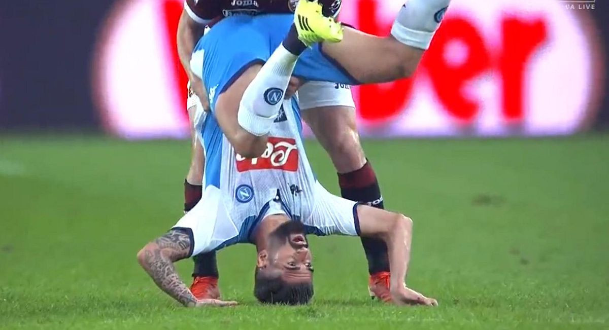 Horor u Torinu: Fudbaler Napolija je možda slomio vrat!
