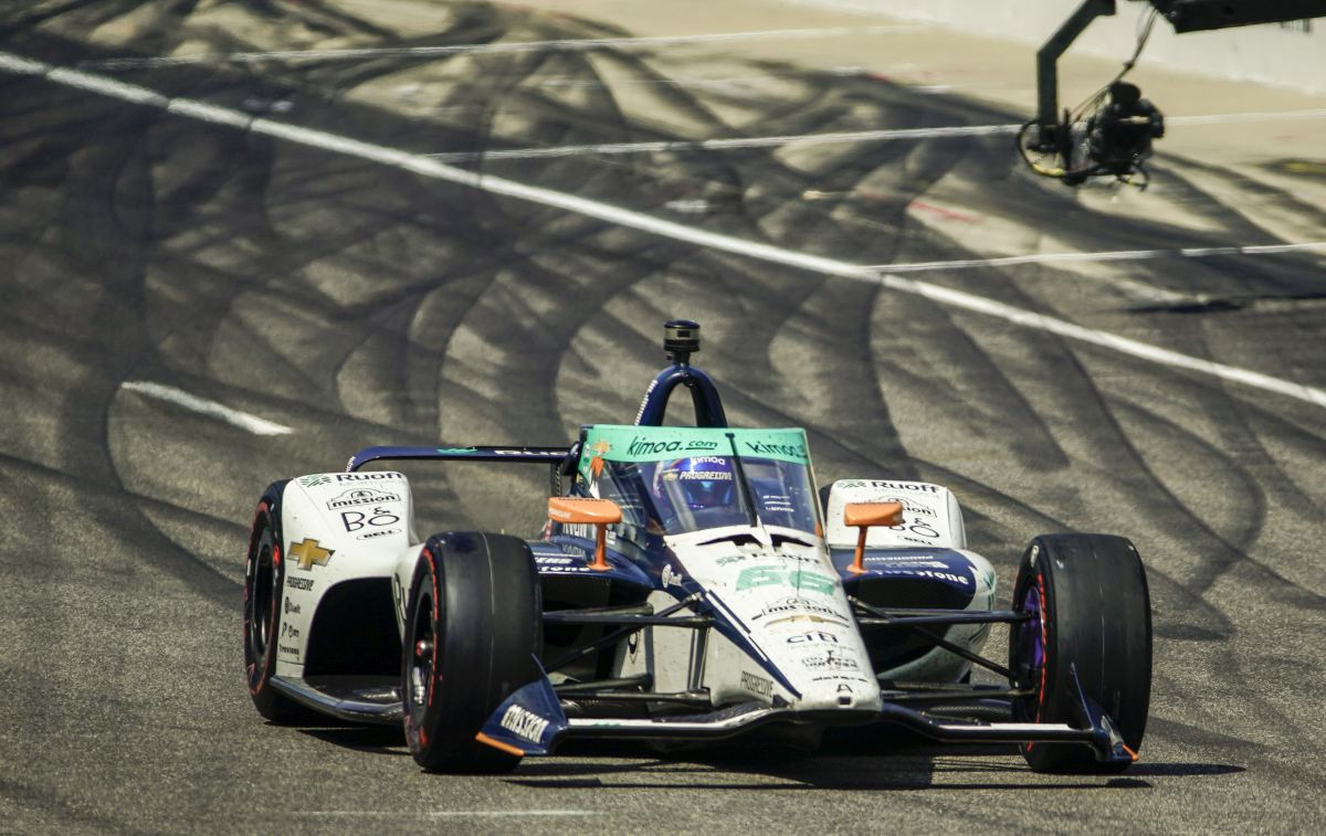 Alonso se nije proslavio na prvom Indianapolisu 500 koji je završio Alonso se nije proslavio na prvom Indianapolisu 500 koji je završio