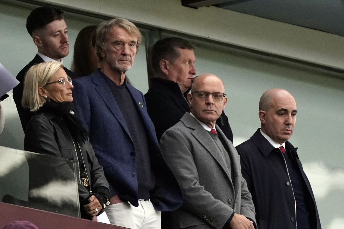 Odala ga supruga: Već je poznato koji trenerski genijalac preuzima United! Odala ga supruga: Već je poznato koji trenerski genijalac preuzima United!
